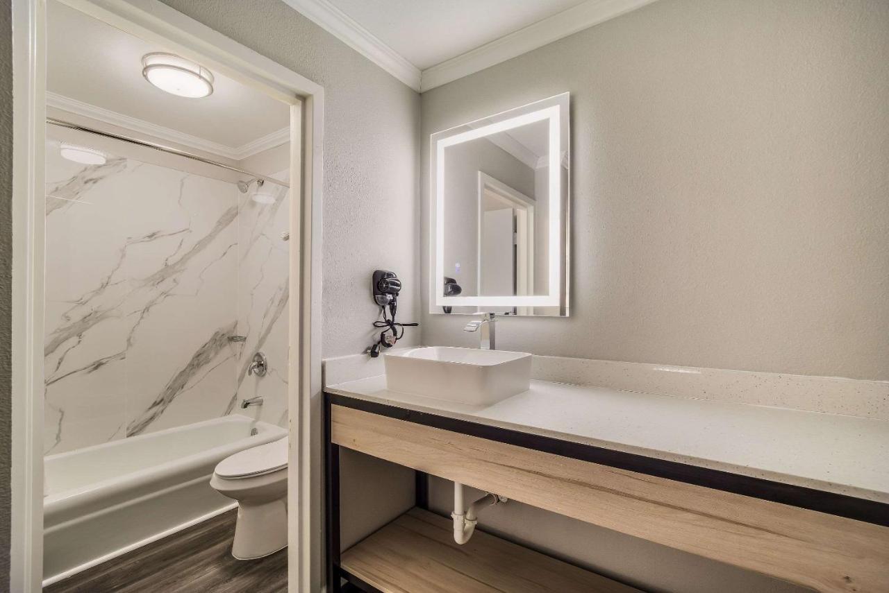 Mainstay Suites ฟลอเรนซ์ ภายนอก รูปภาพ