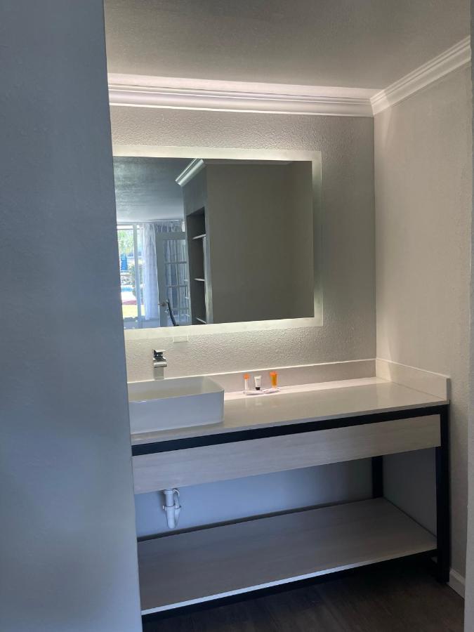 Mainstay Suites ฟลอเรนซ์ ภายนอก รูปภาพ